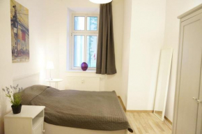 Central 2 bedroom flat for families & calm guests